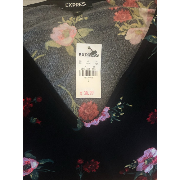 NWT NEW Express Large Black Floral Ruffle Flutter‎ Sleeve V Neck Blouse - Picture 9 of 16